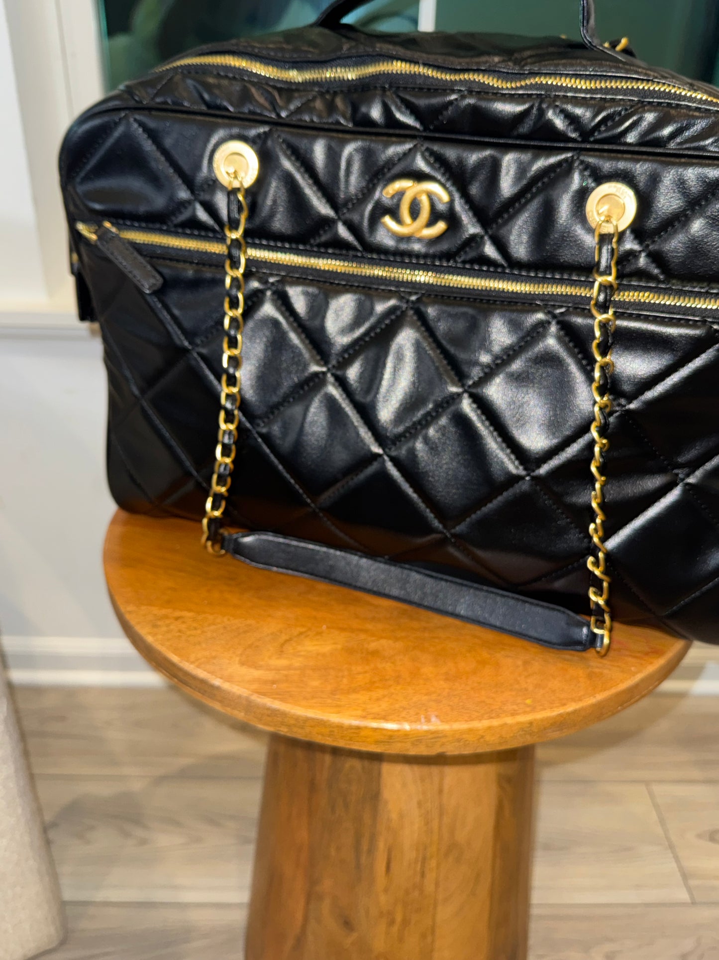Maleta Chanel negra extra grande sin caja solo cubre polvo