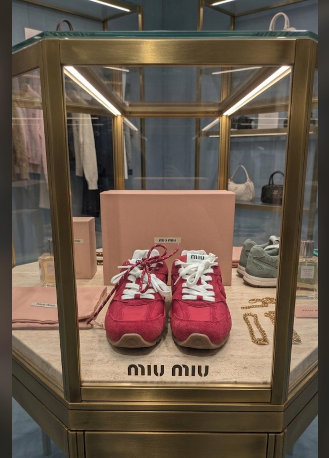 Tenis Miu Miu rojos talla 8 top quality con caja