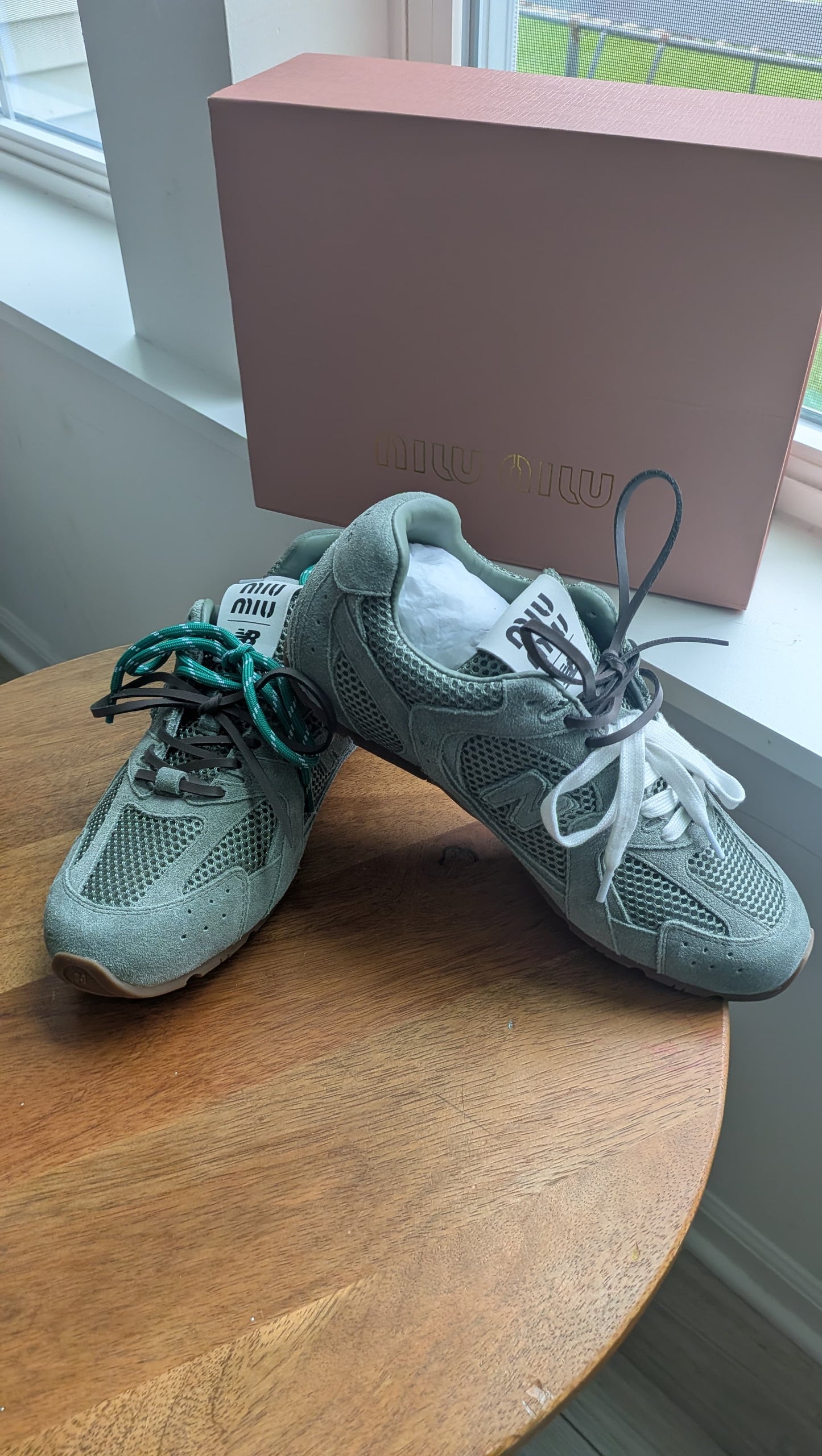 Tenis. Miu Miu verde talla 8 Nuevo’s con caja top quality