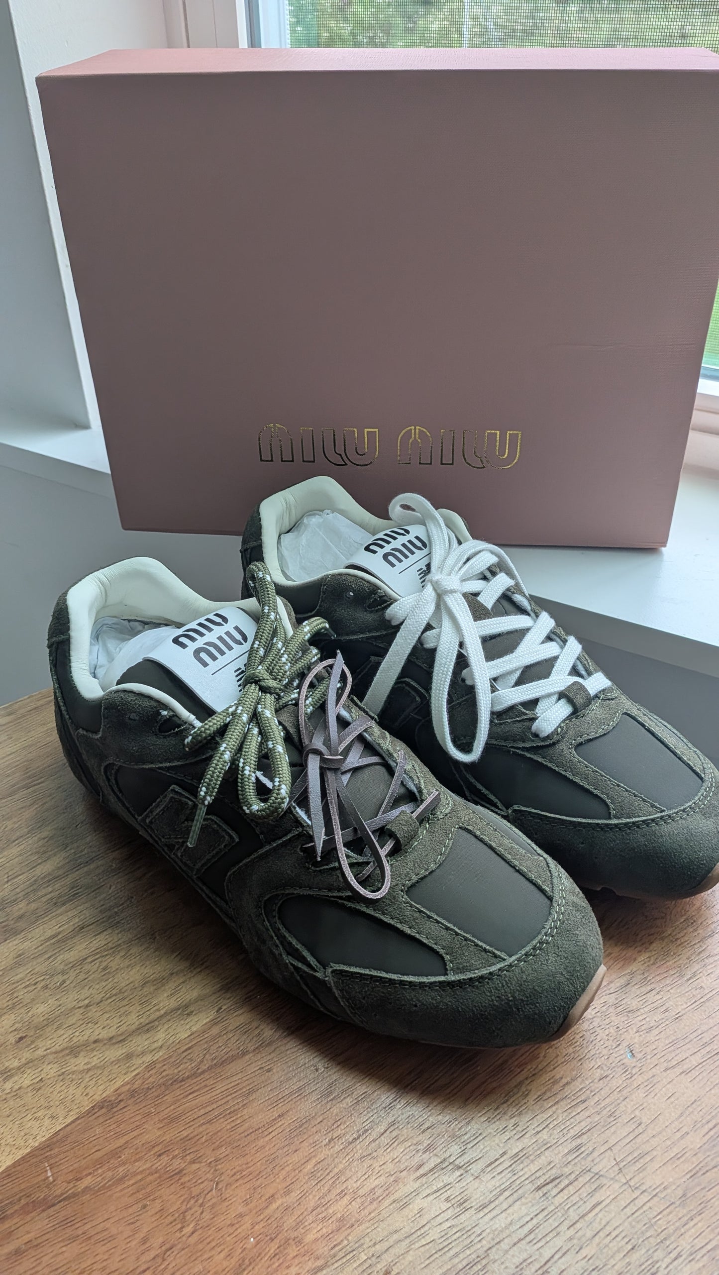 Tenis Miu Miu verde olivo talla 8 Nuevo’s con caja top quality