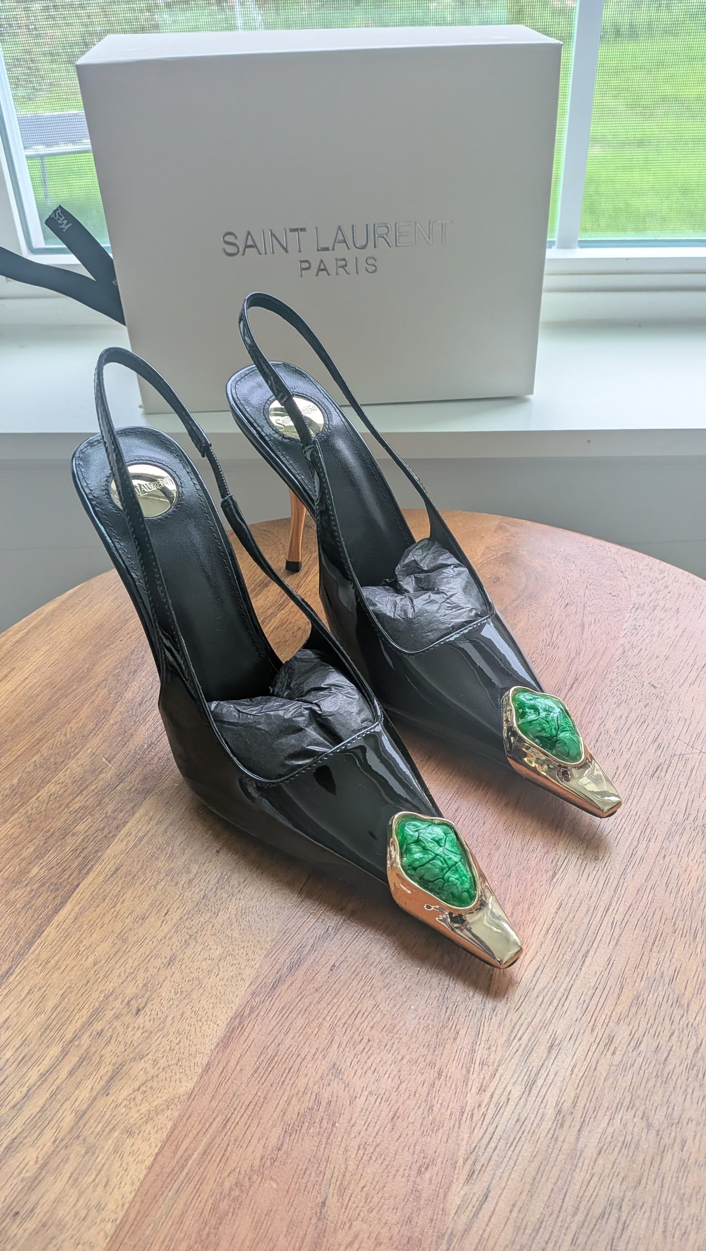 Tacones yves saint Laurent. Negros talla 8 con caja