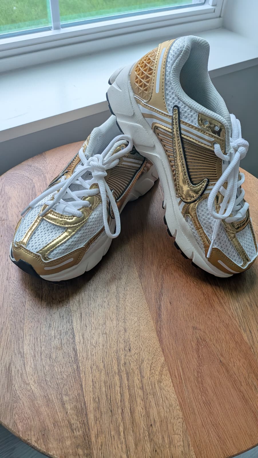 Closet sale Tenis Nike dorados talla 8