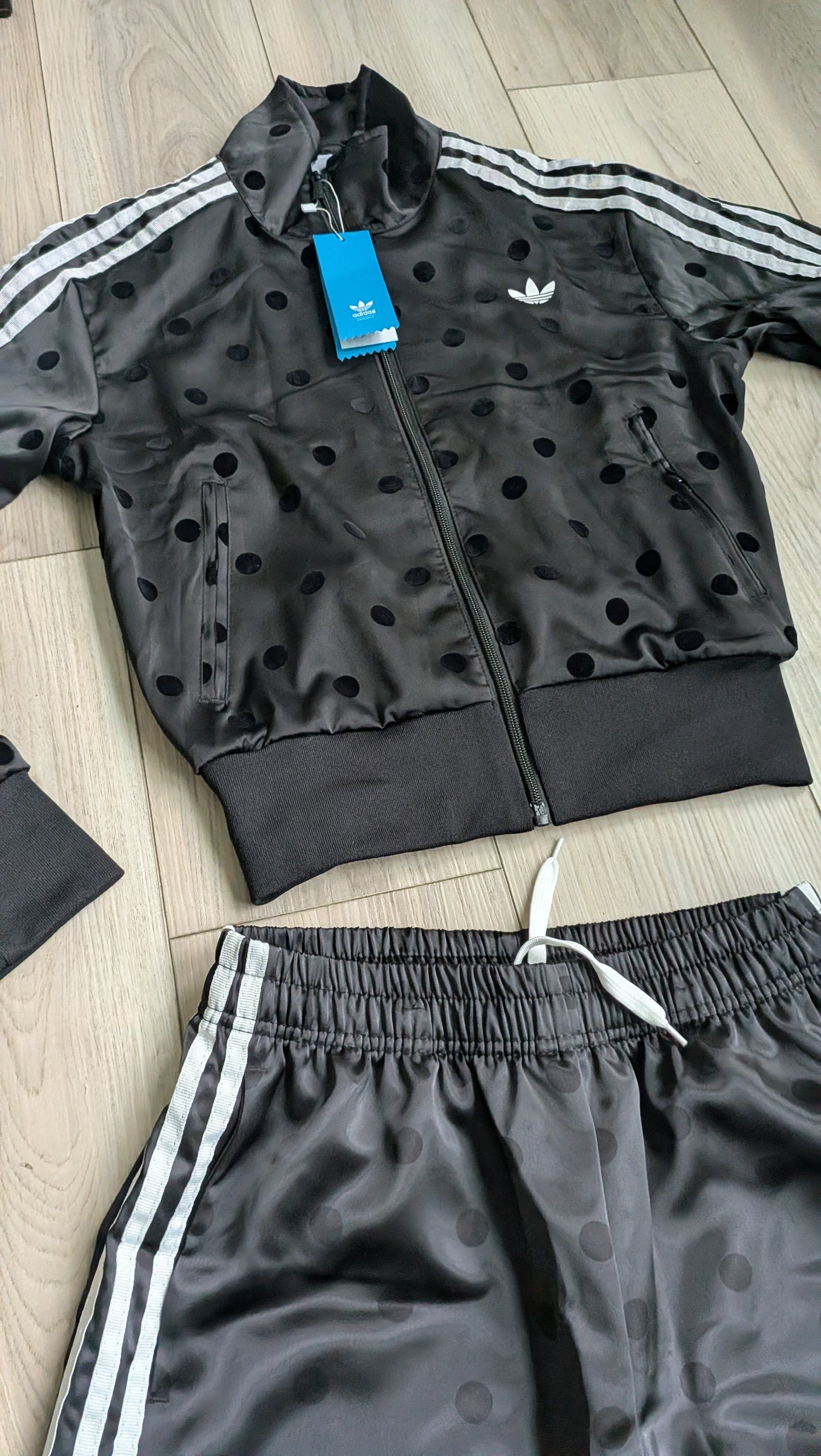 Set adidas small Nuevo polka dot