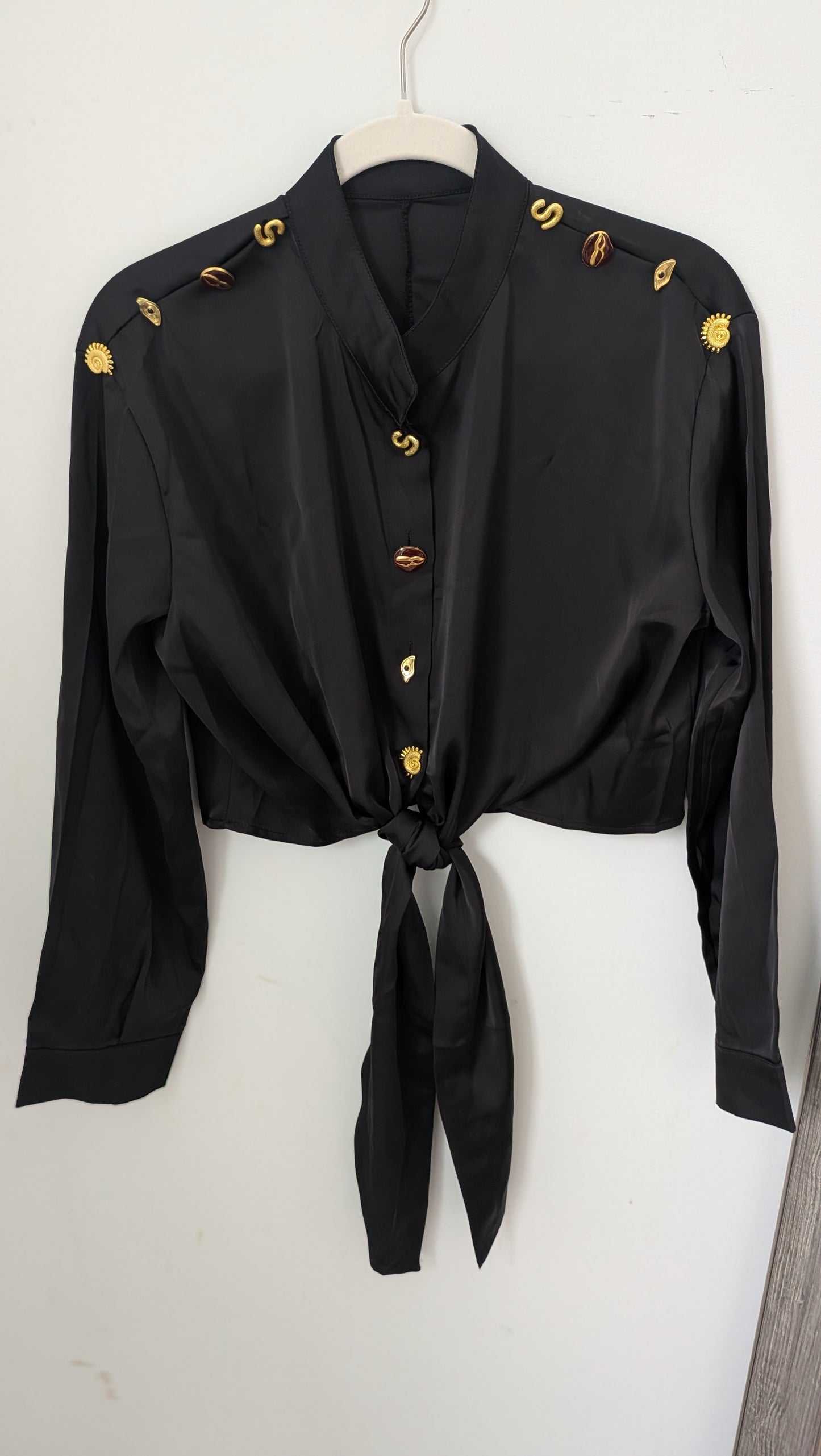 Blusa negra satin small NUEVA