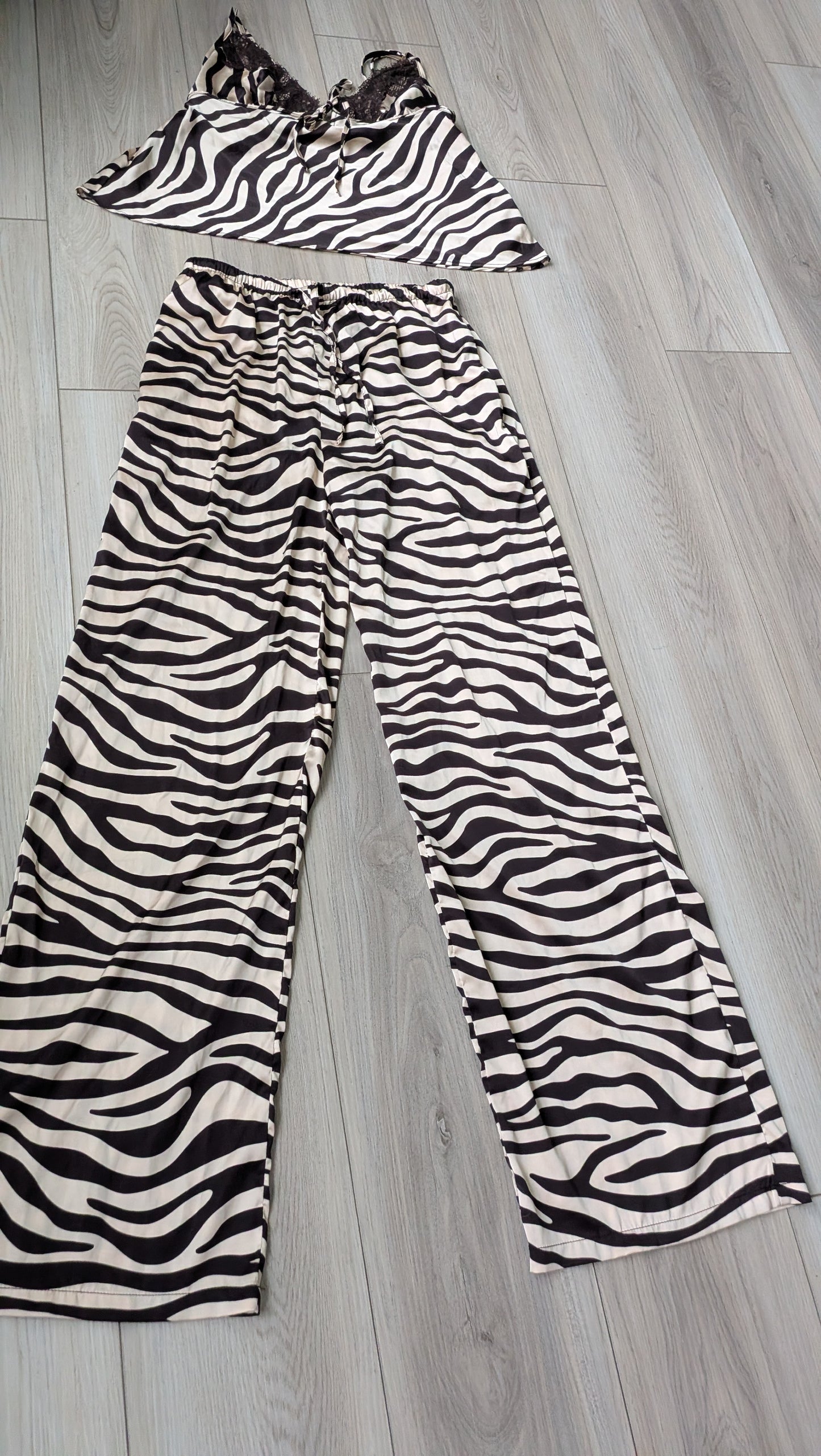 Closet sale Set de satin small