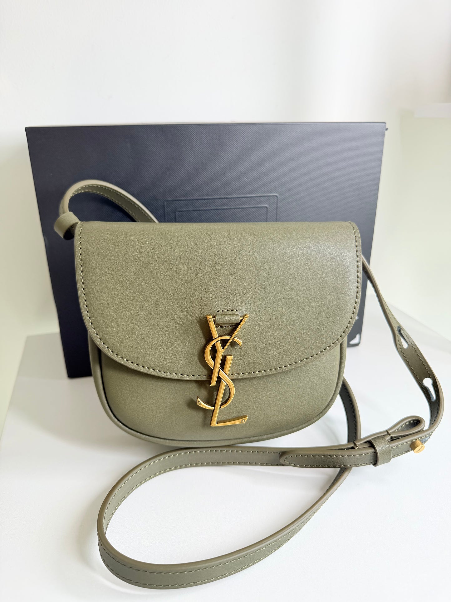 Bolsa Yves Saint Laurent verde olivo nueva temporada