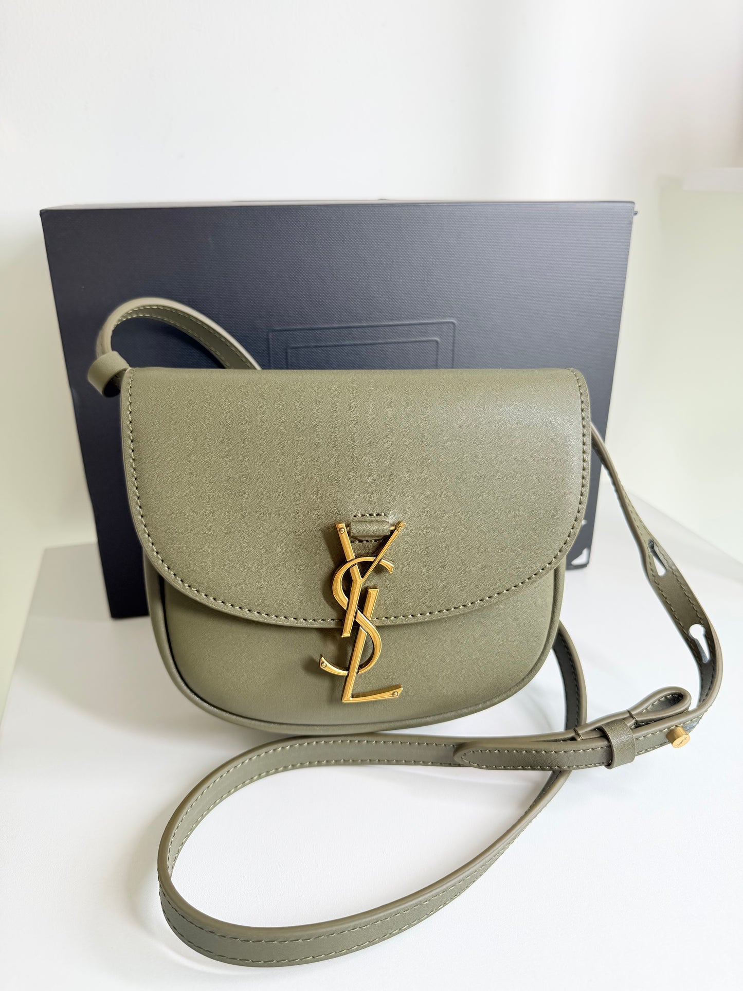 Bolsa Yves Saint Laurent verde olivo nueva temporada
