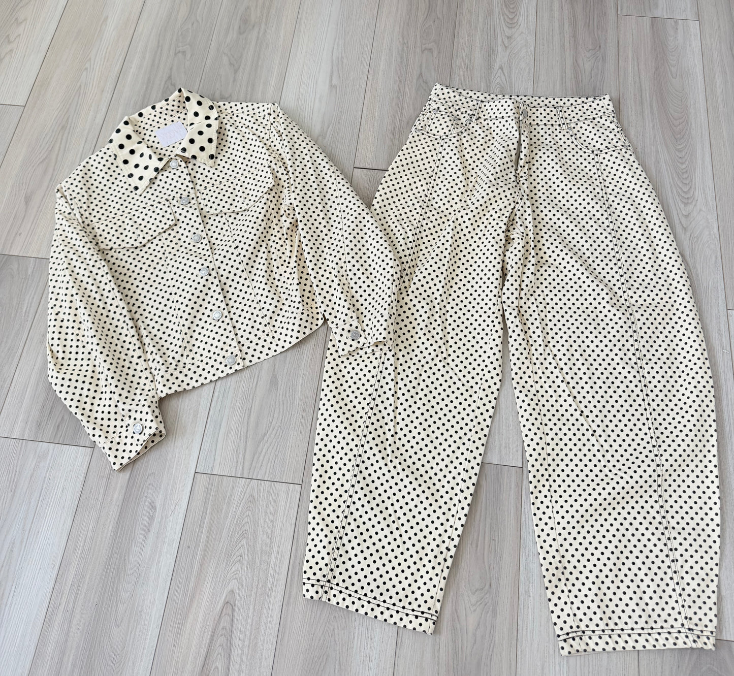 Closet sale Set mezcliclla polka dot small pero viene oversized