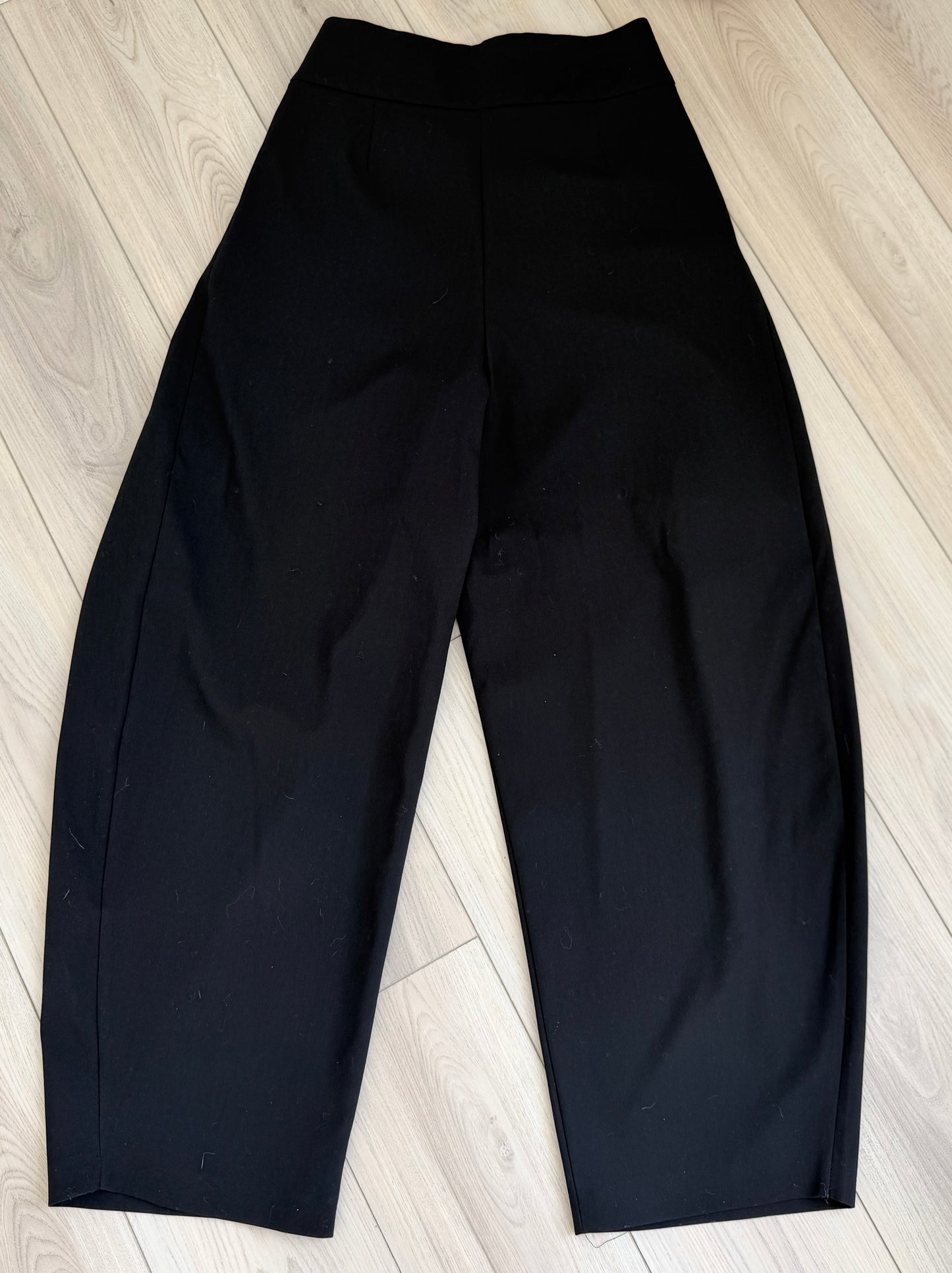 Pantalón Zara de vestir negro Nuevo small