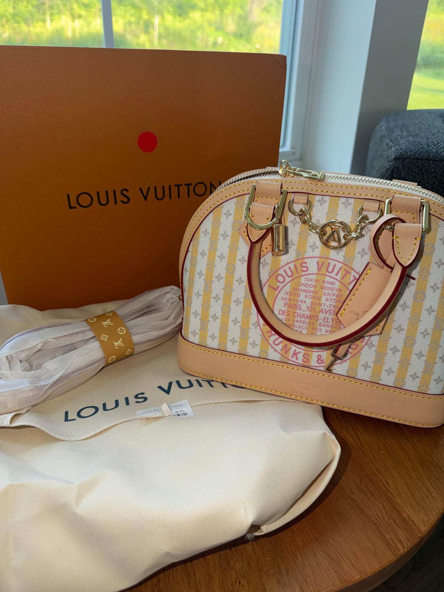 Bolsa Louis Vuitton nueva con caja y cubre polvo top quality
