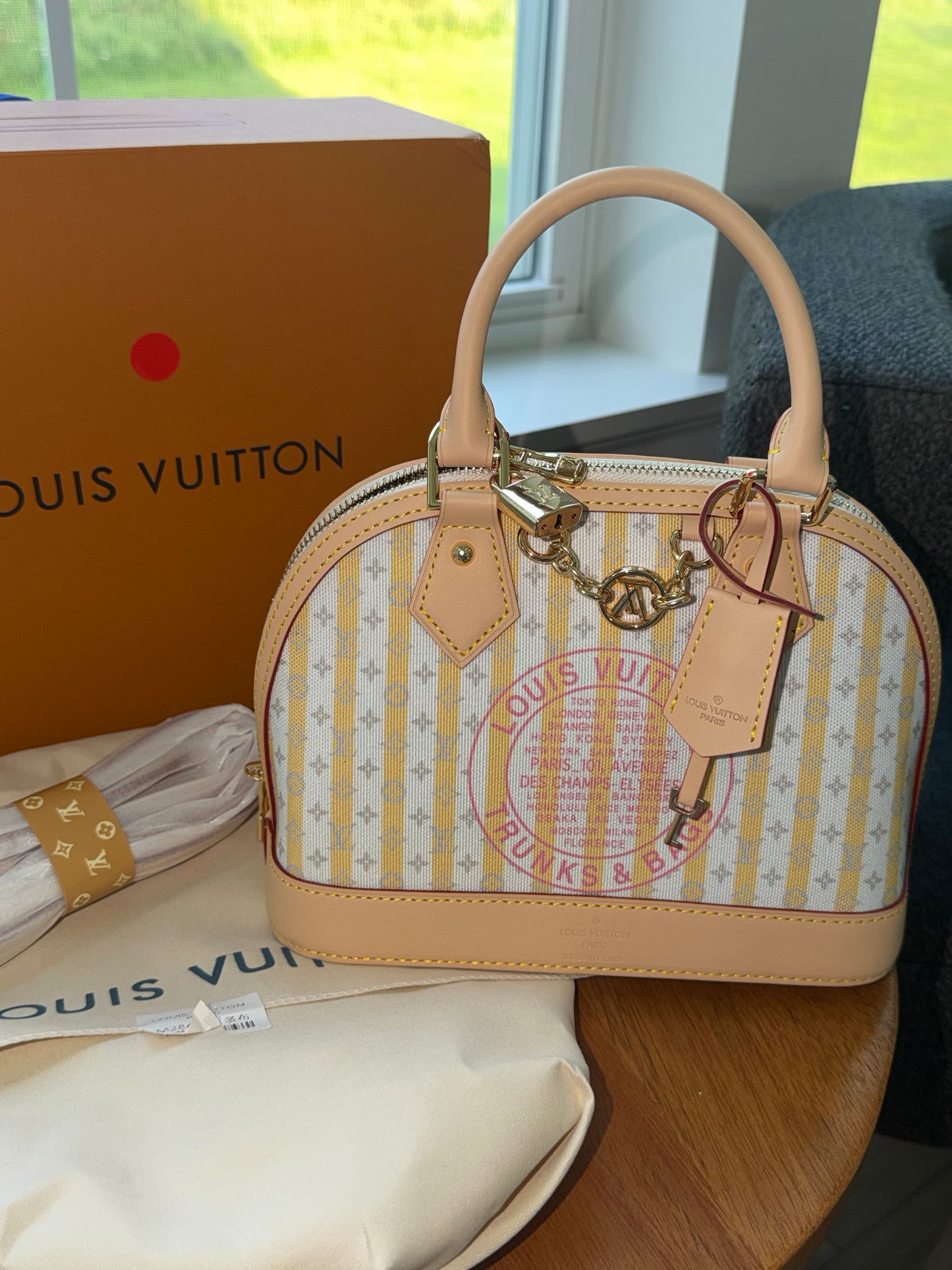 Bolsa Louis Vuitton nueva con caja y cubre polvo top quality