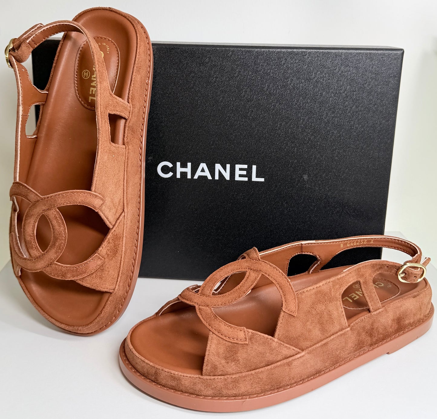 Sandalias Chanel talla 8 nueva temporada