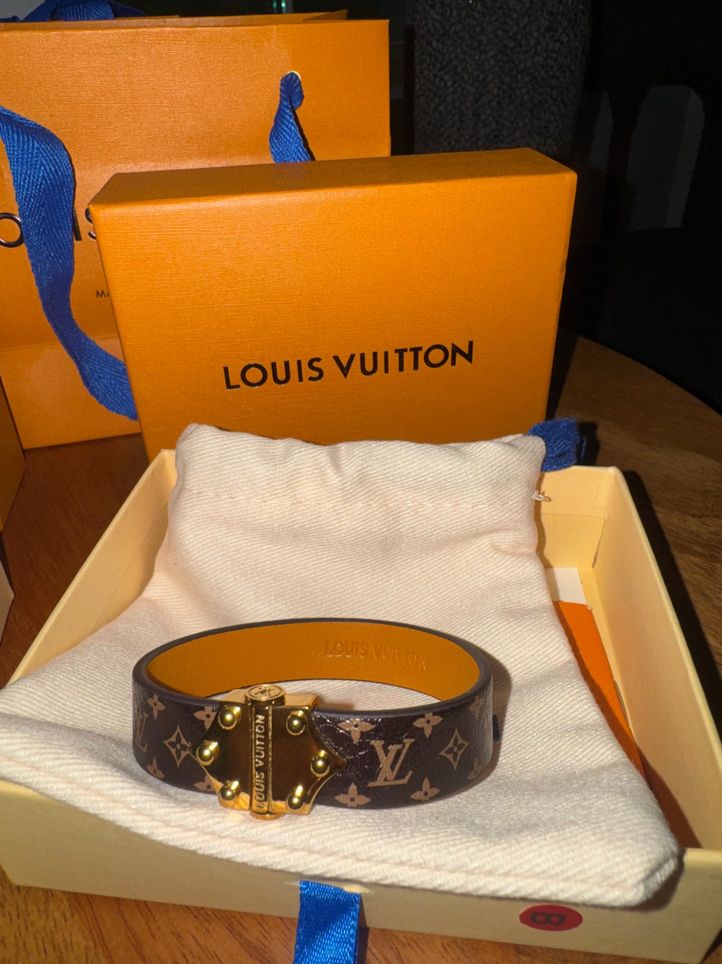 Pulsera Louis Vuitton con caja y estuche