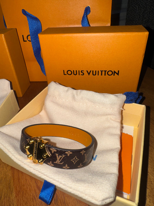Pulsera Louis Vuitton con caja y estuche