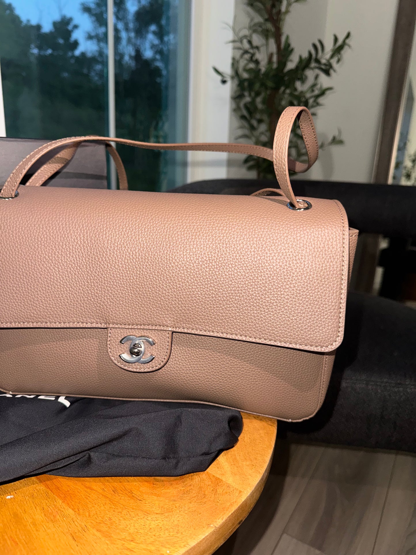 Bolsa Chanel mediana cafe , temporada 2026 top quality ( es calidad mas pro ). Con caja y cubre polvo