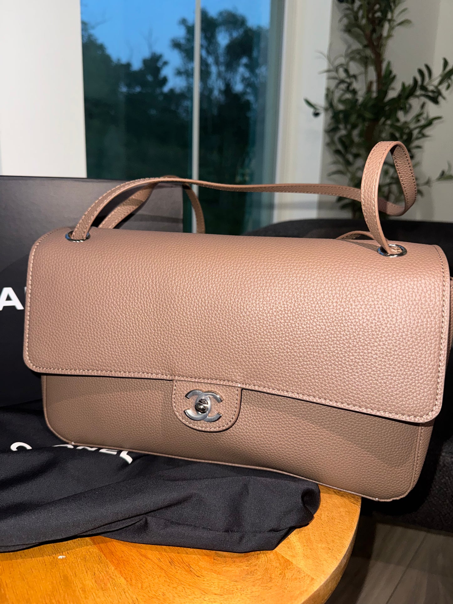 Bolsa Chanel mediana cafe , temporada 2026 top quality ( es calidad mas pro ). Con caja y cubre polvo