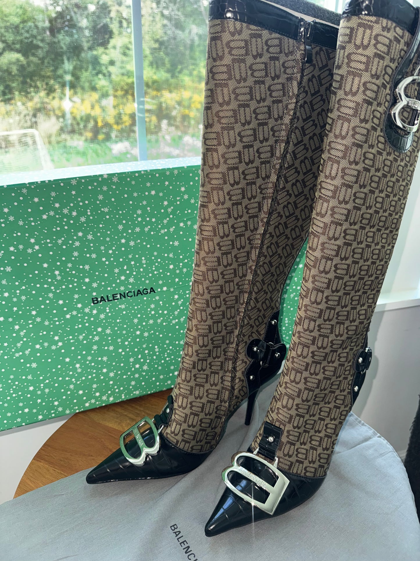 Botas balenciaga talla 8 top quality con caja y cubre polvo
