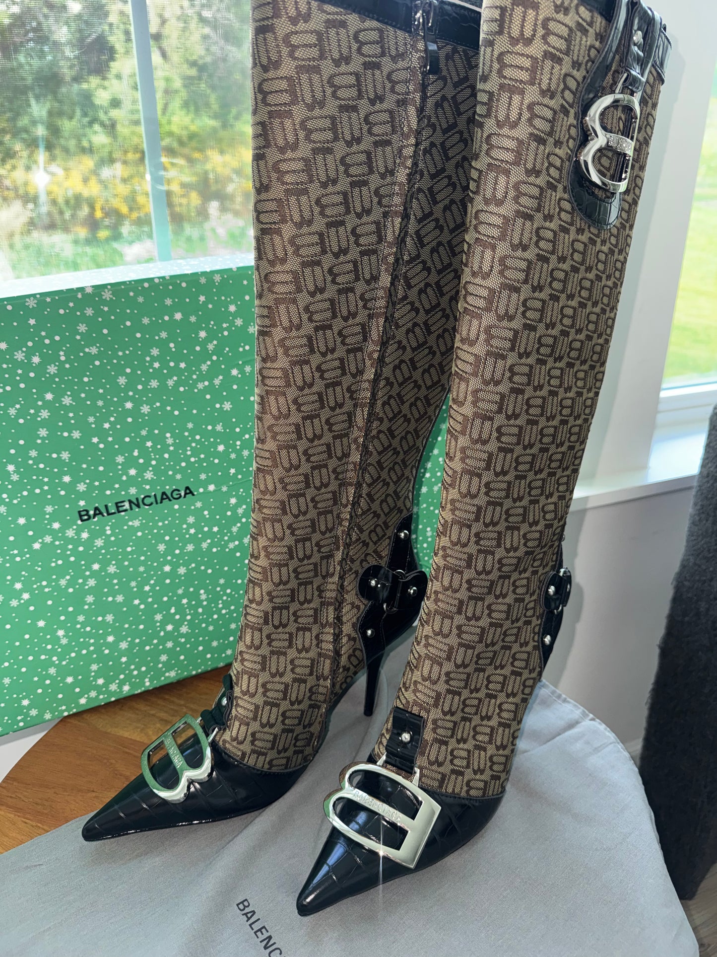 Botas balenciaga talla 8 top quality con caja y cubre polvo