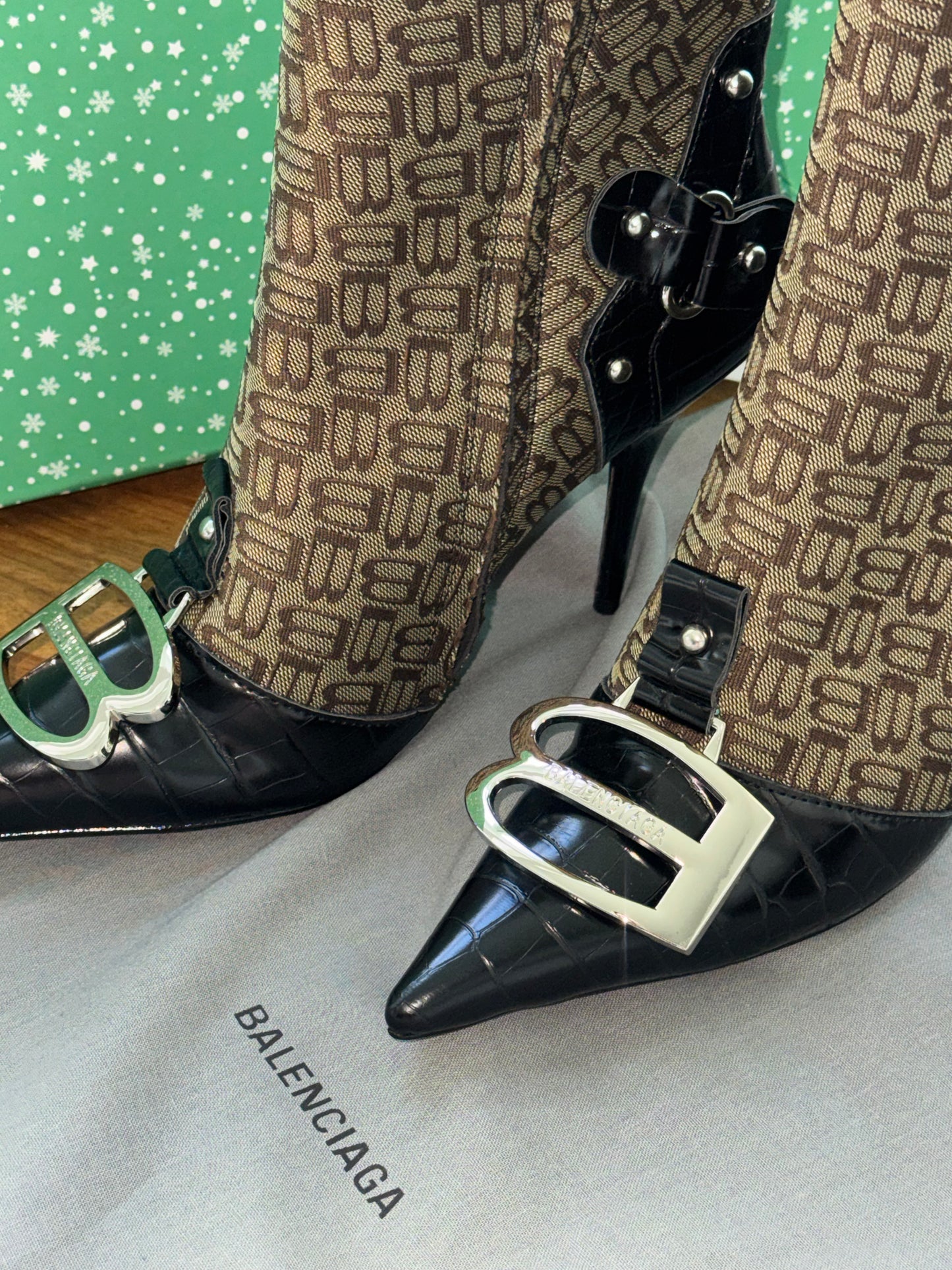 Botas balenciaga talla 8 top quality con caja y cubre polvo