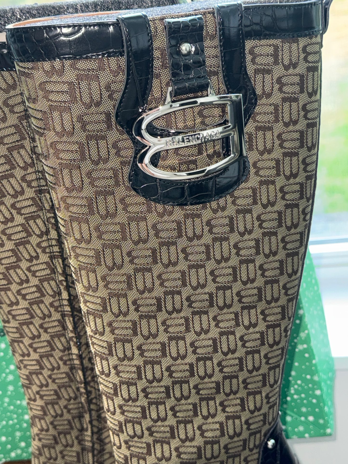 Botas balenciaga talla 8 top quality con caja y cubre polvo