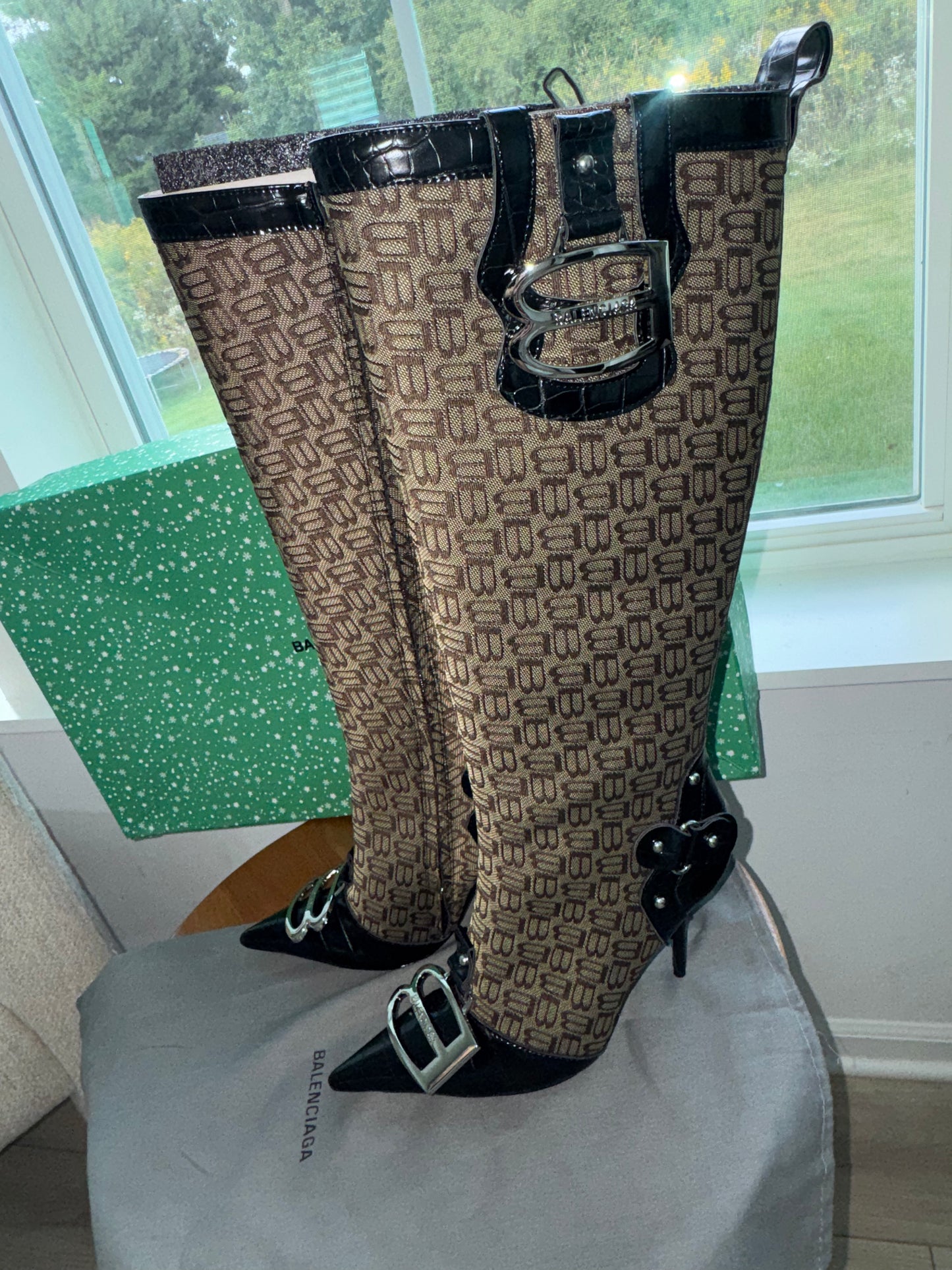 Botas balenciaga talla 8 top quality con caja y cubre polvo
