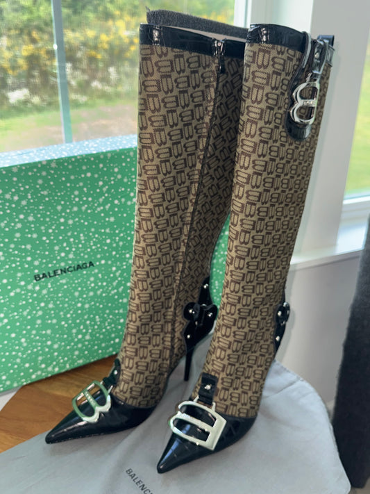 Botas balenciaga talla 8 top quality con caja y cubre polvo