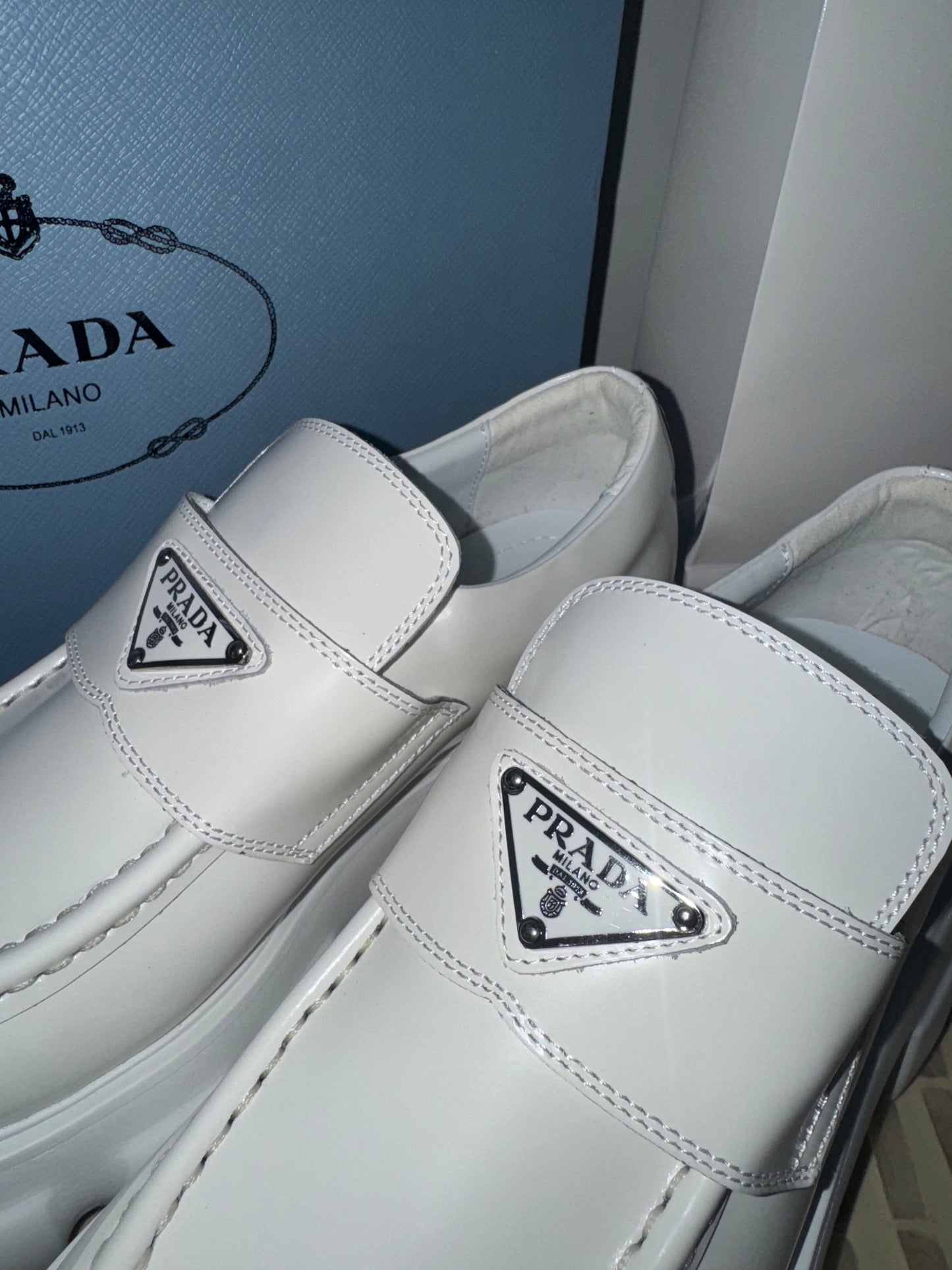 Mocasines Prada blancos talla 8 Nuevo’s caja