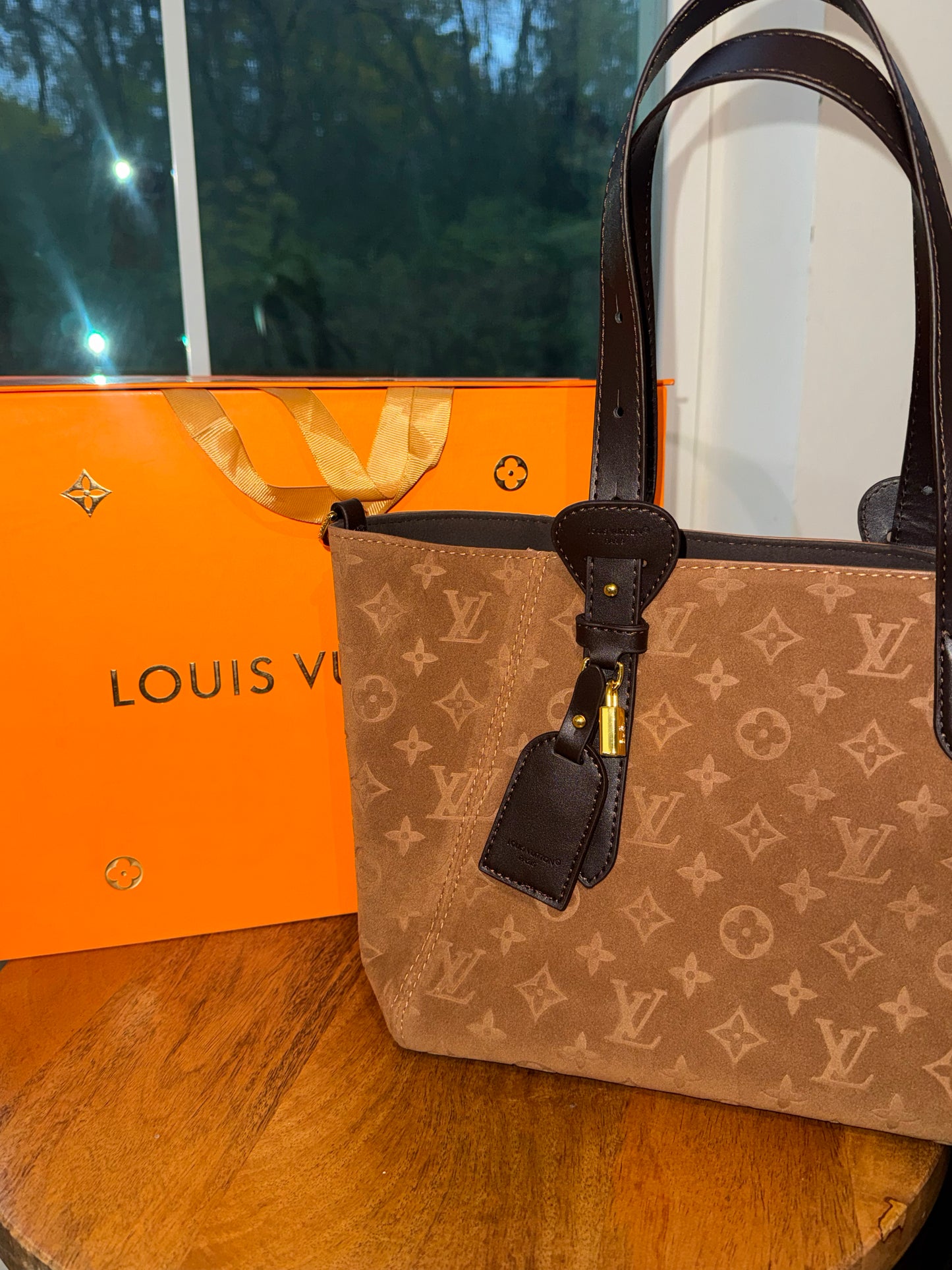 Bolsa Louis Vuitton con accesorios top quality