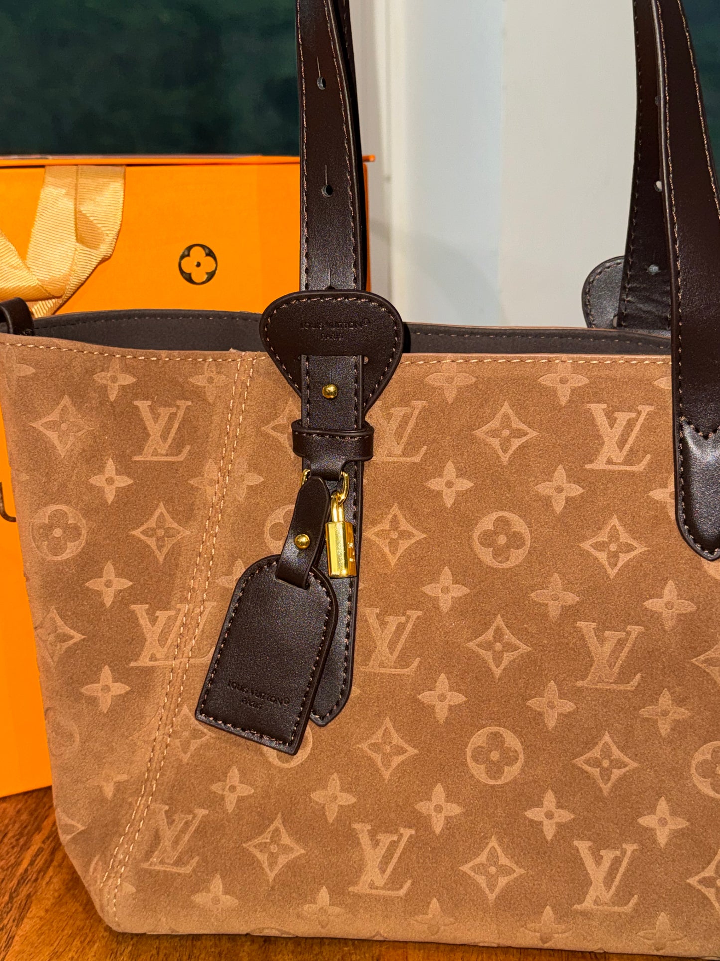 Bolsa Louis Vuitton con accesorios top quality