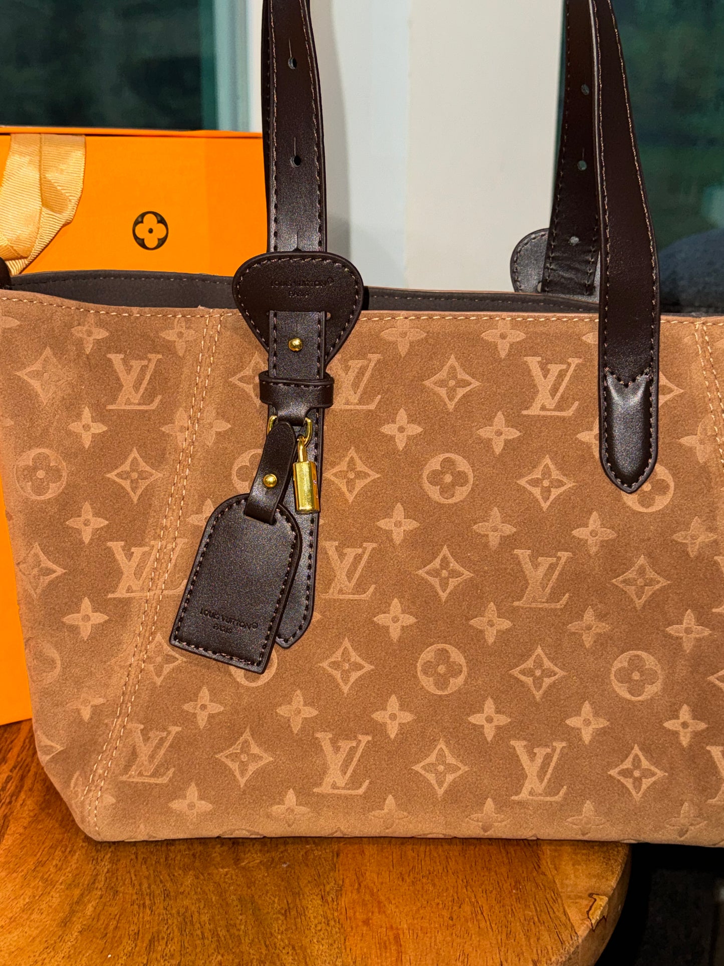 Bolsa Louis Vuitton con accesorios top quality