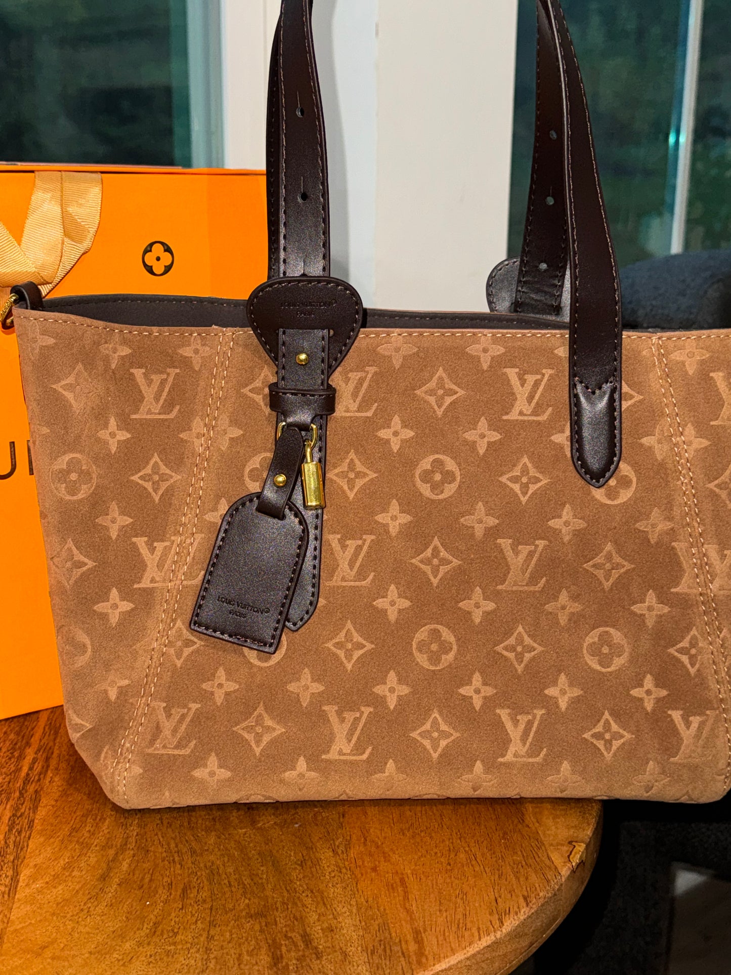 Bolsa Louis Vuitton con accesorios top quality