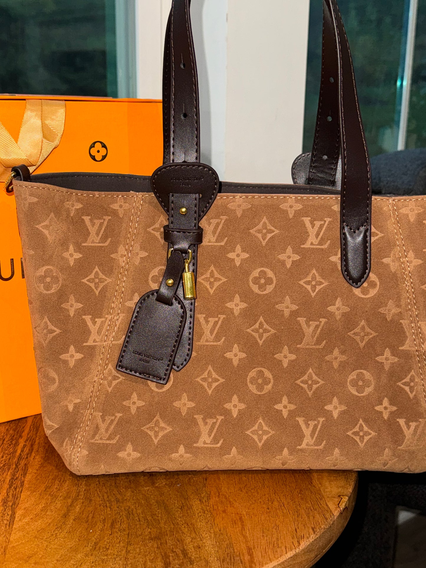 Bolsa Louis Vuitton con accesorios top quality