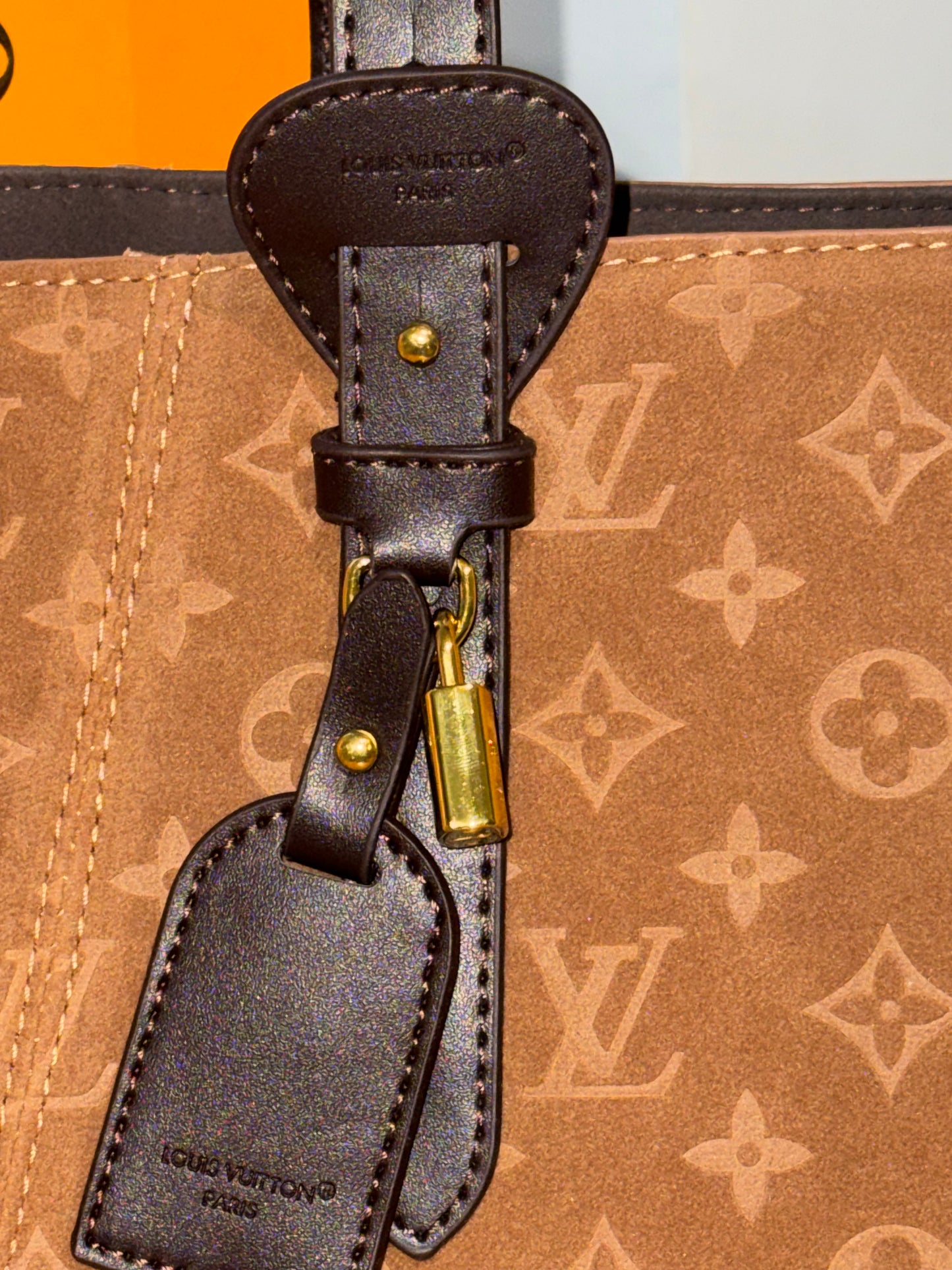 Bolsa Louis Vuitton con accesorios top quality
