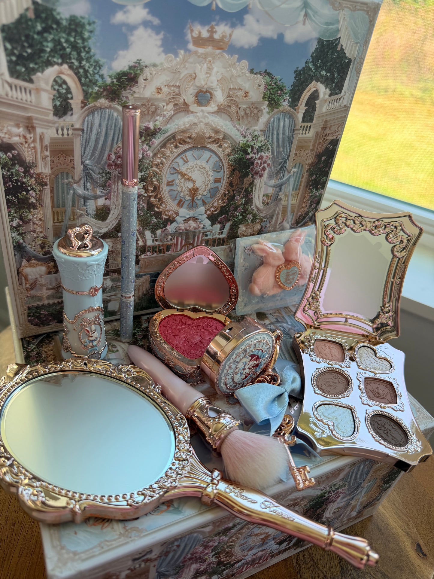 Caja maquillaje flower knows nueva con todos los Productos