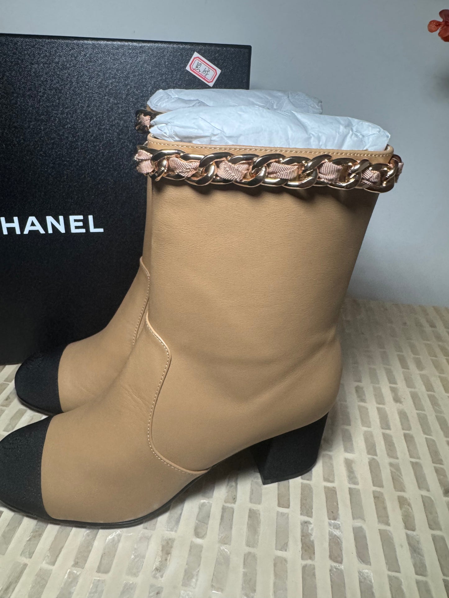 Botas Chanel doble vista las puedes usar con el calenton o sin , nuevas con caja tall 8