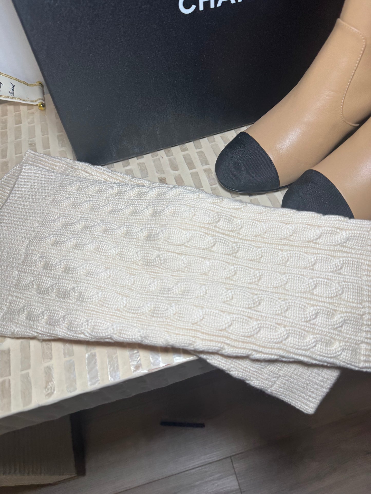 Botas Chanel doble vista las puedes usar con el calenton o sin , nuevas con caja tall 8