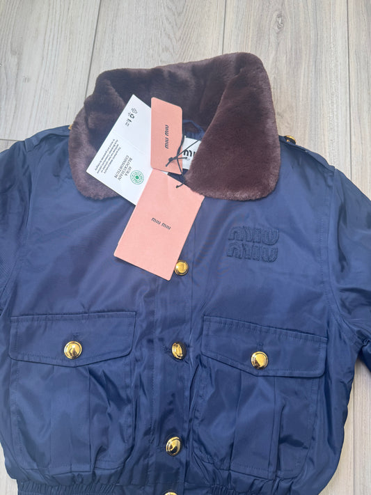 Chamarra Miu Miu nueva talla small con peluche