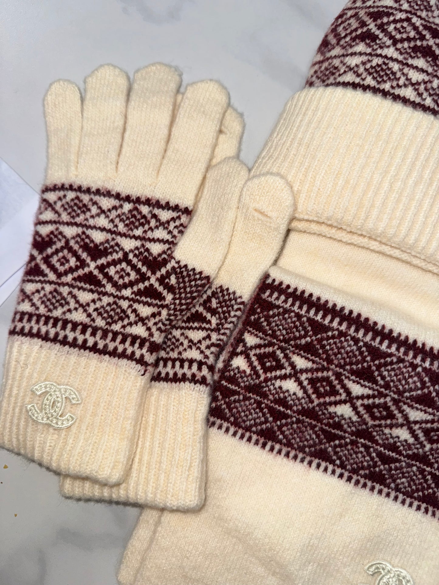Set de invierno Chanel , guantes, gorro y bufanda