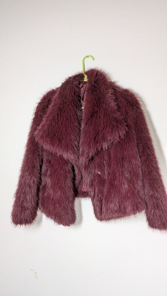 Abrigo tinto de peluche talla small semi nuevo