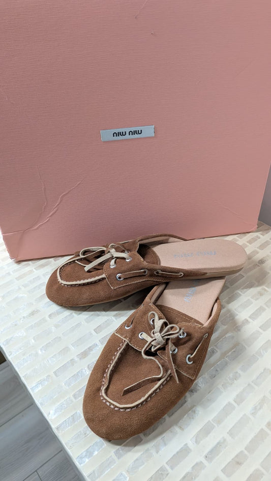 Zapatos Miu Miu talla 8 semi Nuevo’s con caja